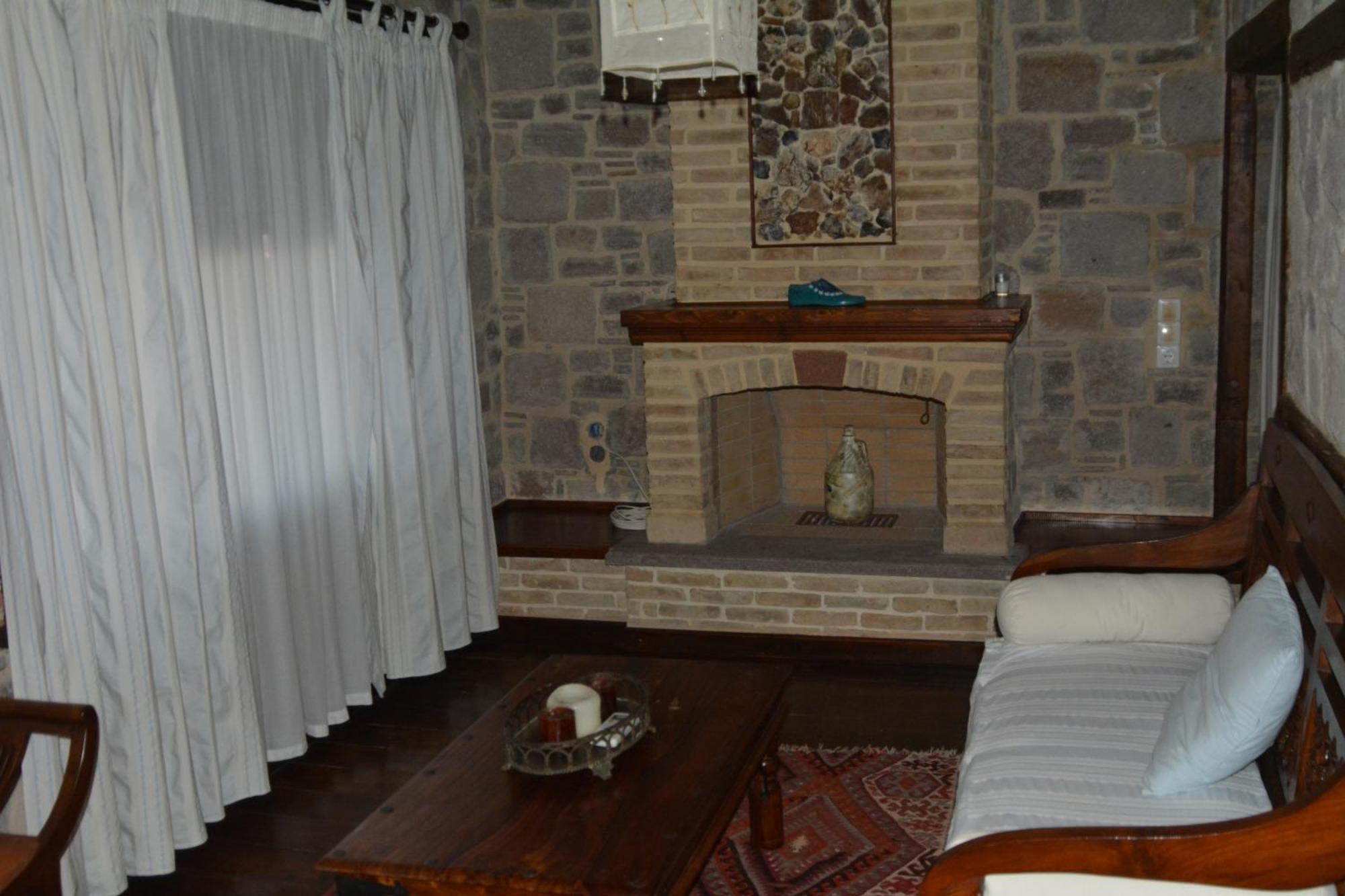 Lesvos Tower House Komninos Sígrion Exterior foto